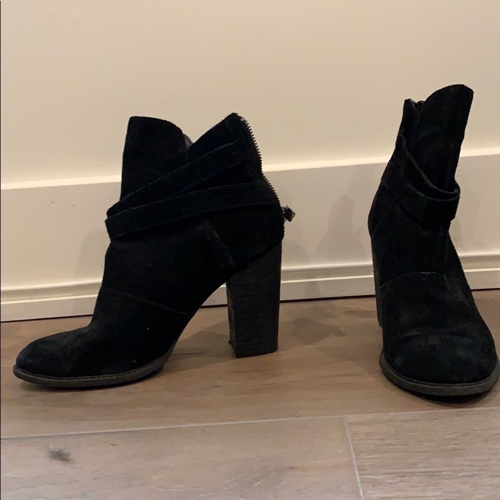Chinese Laundry boot with heel
